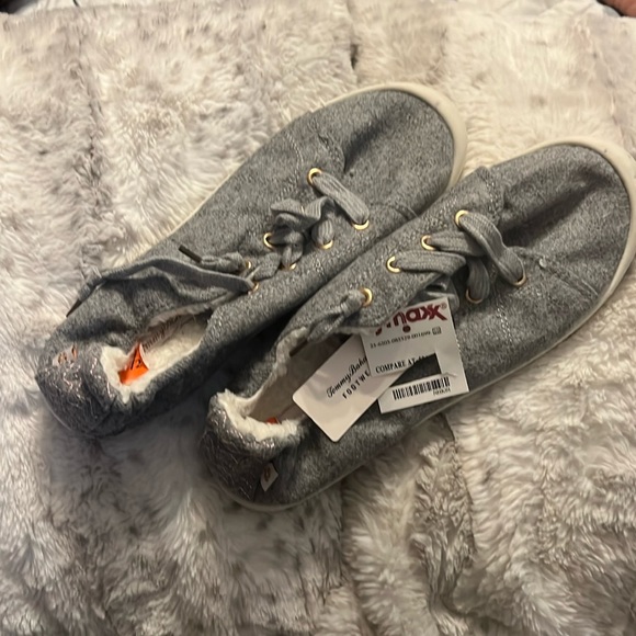 Tommy Bahama grey flannel warm lined sneakers - Picture 1 of 6